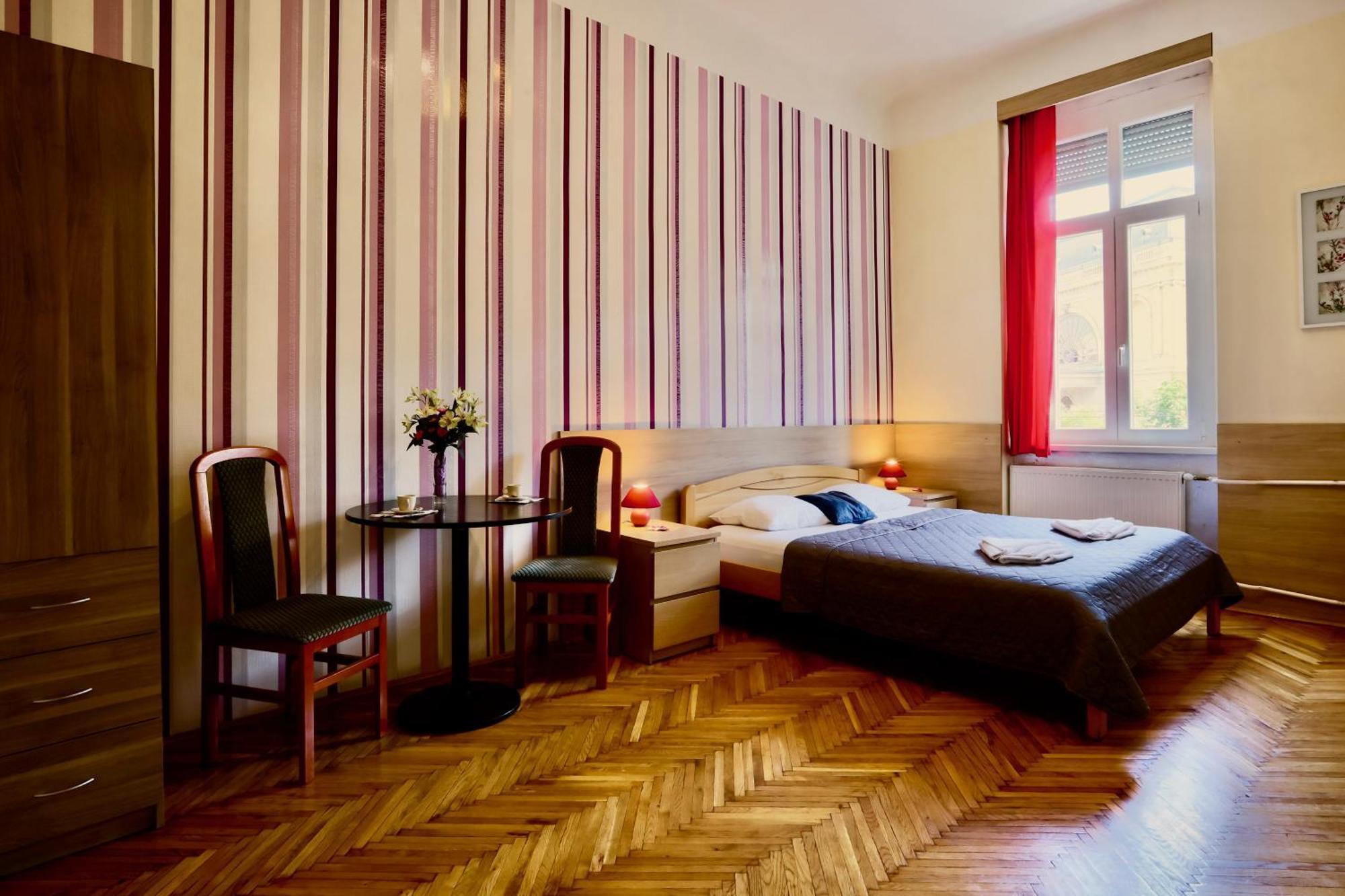 East Station Private Rooms & Apartments Budapest Bagian luar foto